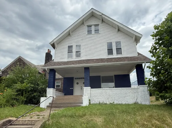 1100 Kenneth Ave, New Kensington, PA 15068