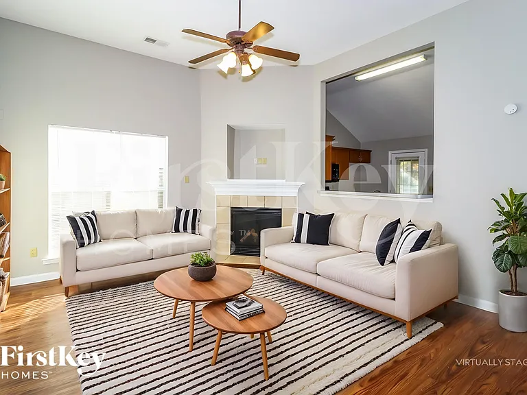 1411 Carlton Ridge Dr — Photo 4