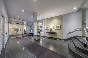 Entry / hallway thumbnail