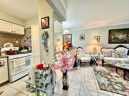 Rented by Astoria Realty | media 14