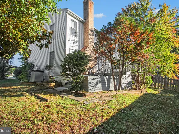 3875 Oriole Ct, Dumfries, VA 22025