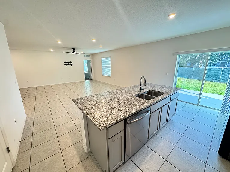 320 Mariana Way — Photo 12