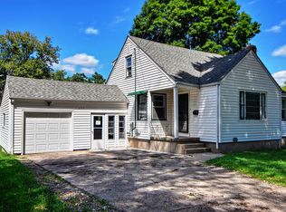 534 Hawkins St, Elgin, IL 60123