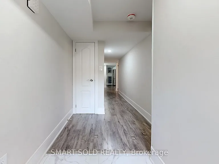 1040 Ossington Ave #BASEMENT — Photo 6