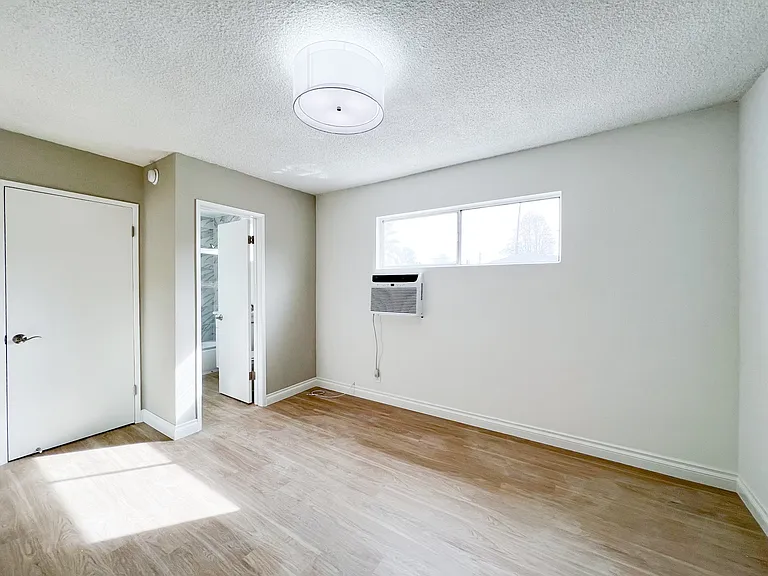 1817 Corinth Ave #5 — Photo 6
