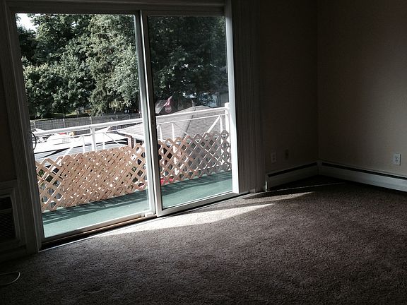 4th image of 4155 Seneca St APT 6