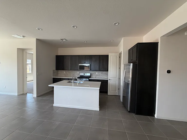7693 Boulder Falls Dr — Photo 6