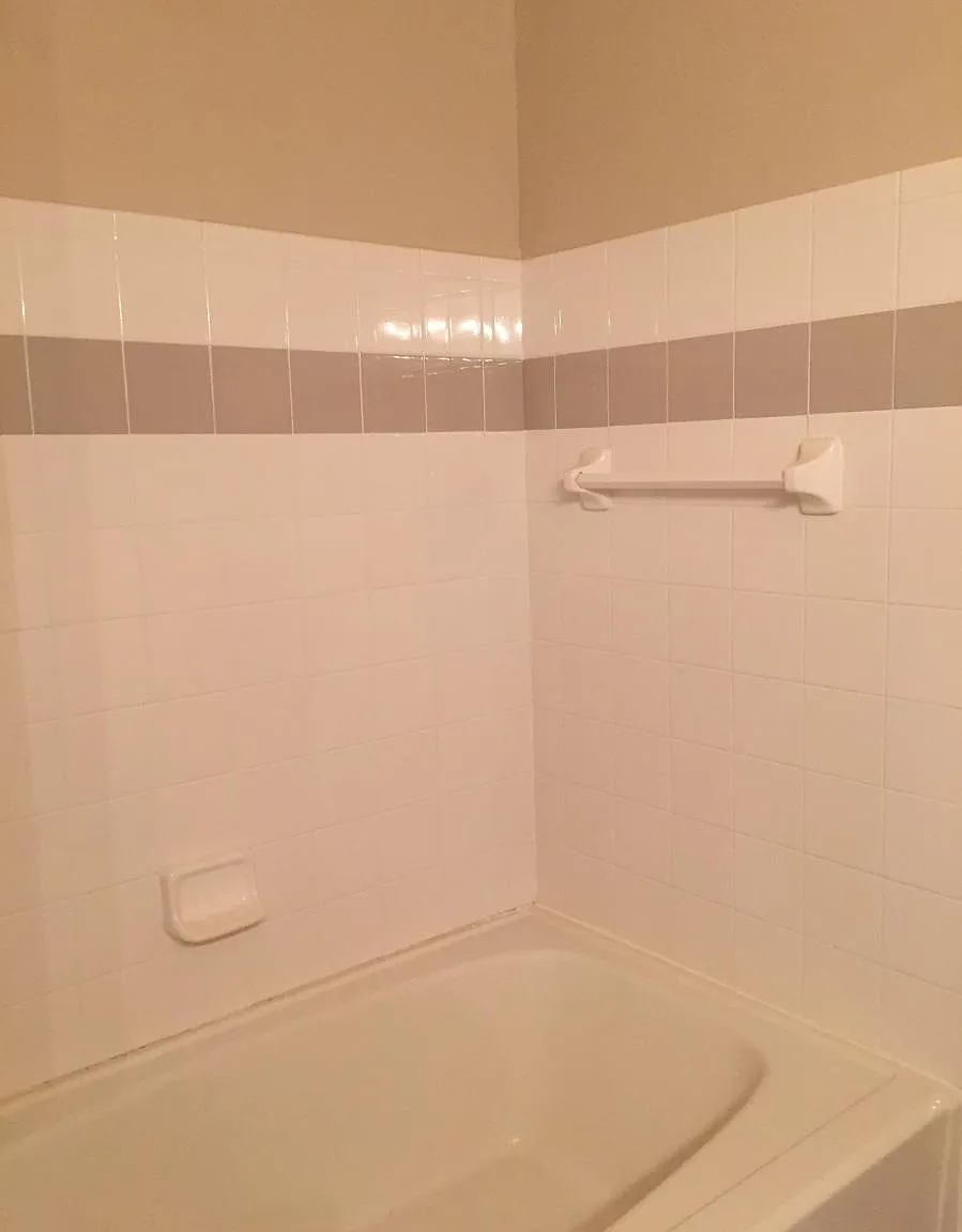 2 bed, 1050 sqft, $1,595 — Photo 2