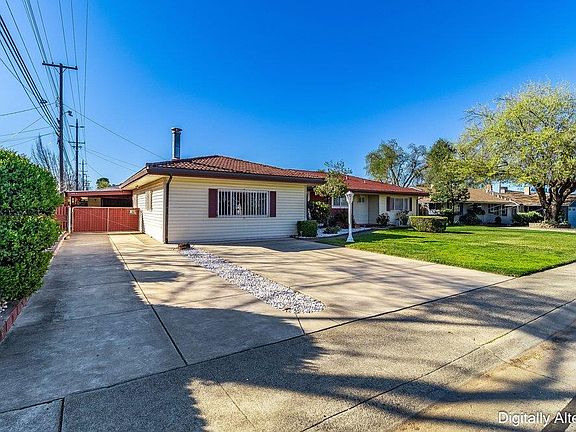 3rd image of 10486 Spaulding Way