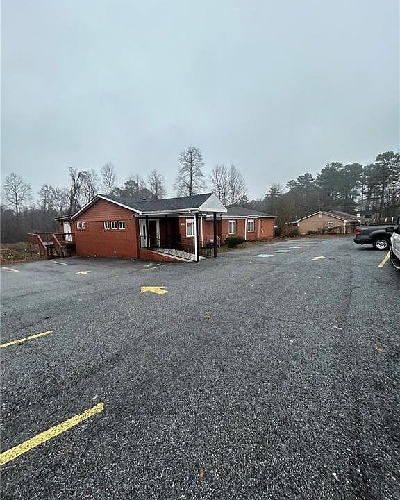 1st image of 1900 Panola Rd