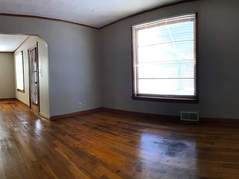 306 Commercial St — Photo 8