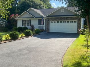 110 Brookwood Creek Dr, Landrum, SC 29356