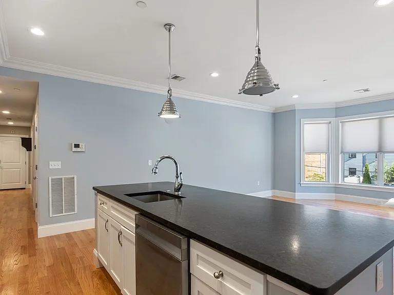 15 Preble St #4 — Photo 5
