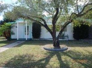 303 21st Rd SW, Vero Beach, FL 32962