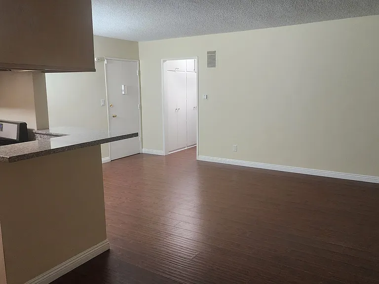1811 Pelham Ave #10 — Photo 4