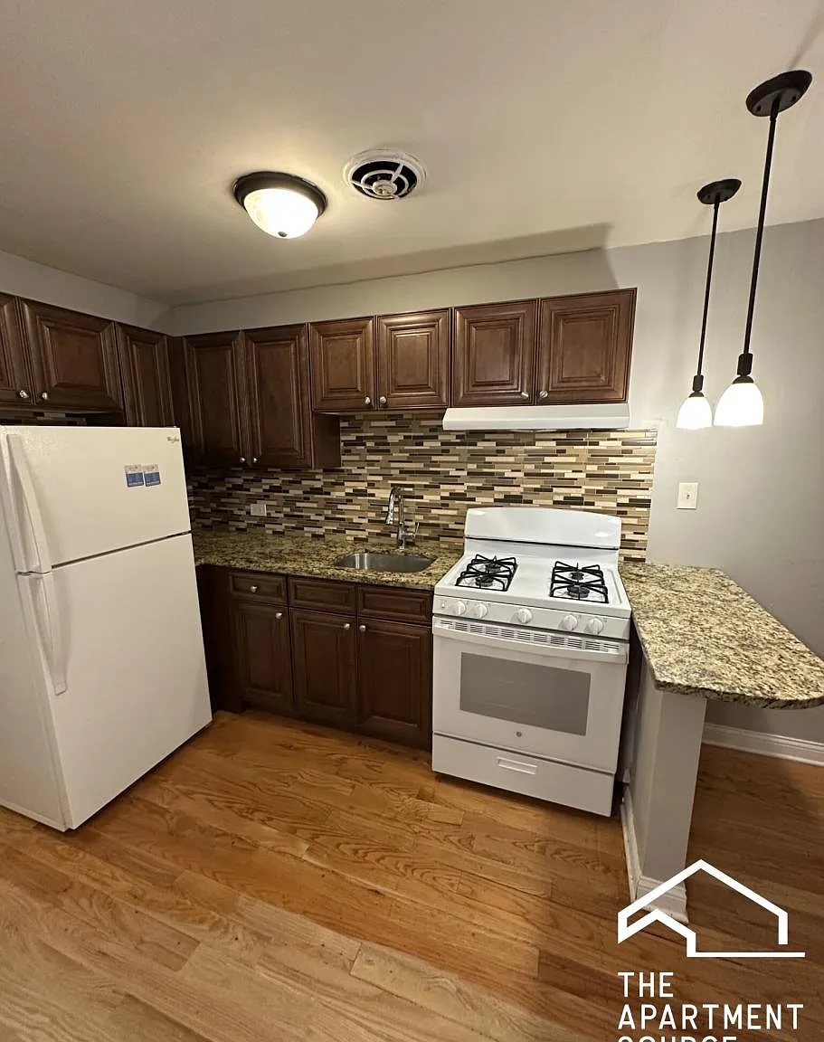 8500 N Waukegan Rd — Photo 1