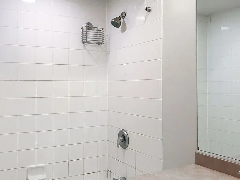 2730 N Wayne Ave #A — Photo 4