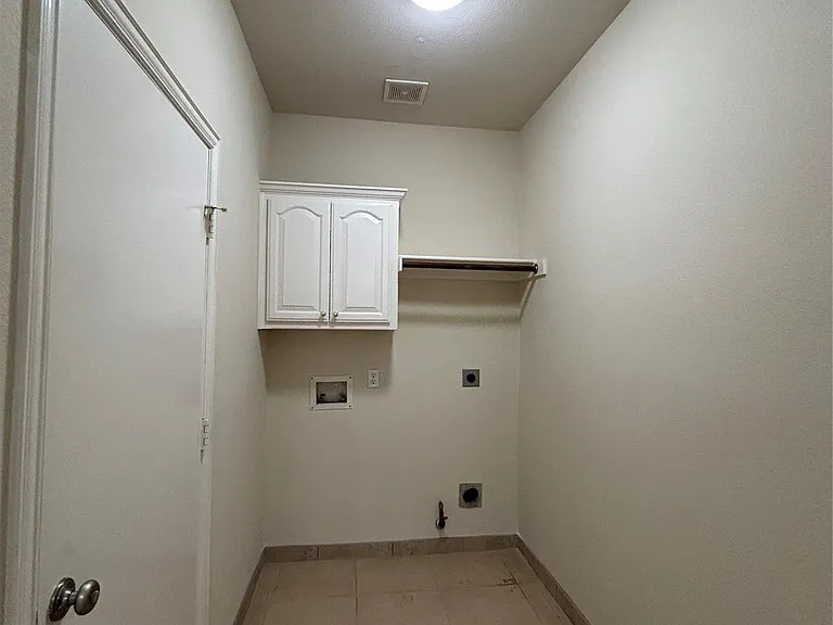 4116 Binley Dr — Photo 17