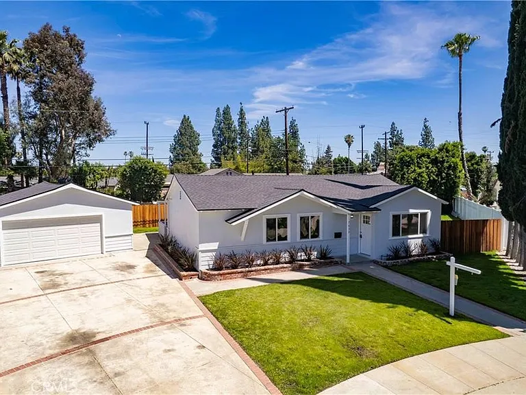 7630 Minstrel Ave — Photo 5