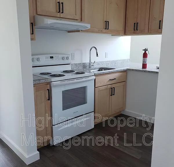 902 NE Colorado St #301 — Photo 8