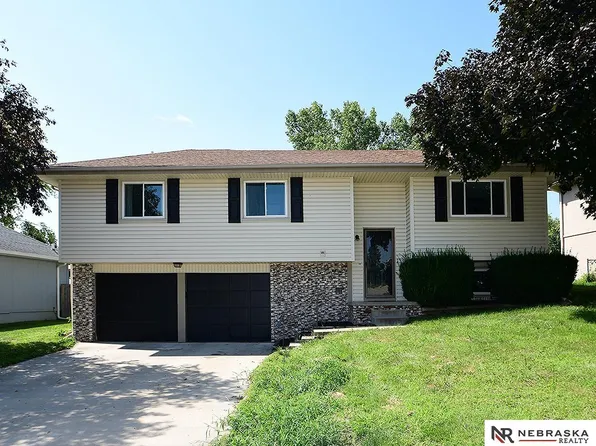 13715 Edna St, Omaha, NE 68138