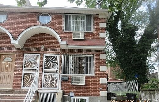 2nd image of 3931 De Reimer Avenue