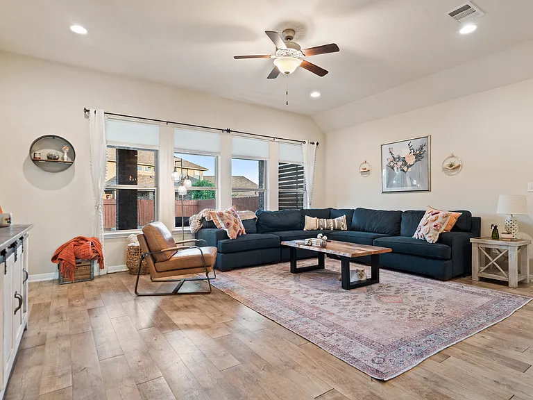 2428 Granite Hill Dr — Photo 39
