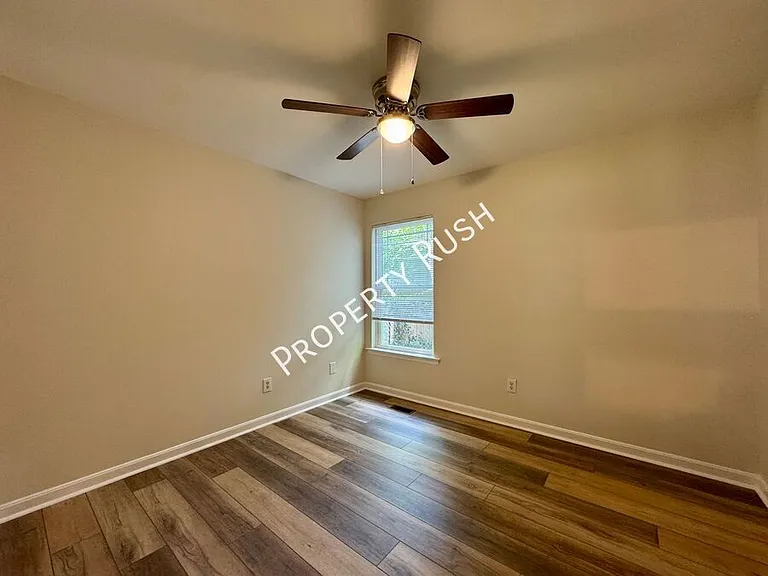 709 N Holly St — Photo 18