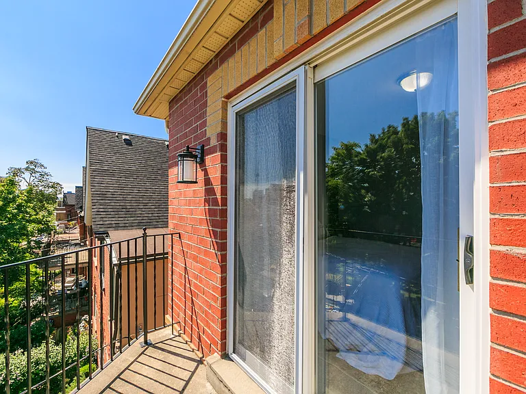 388 Manning Ave #A — Photo 13