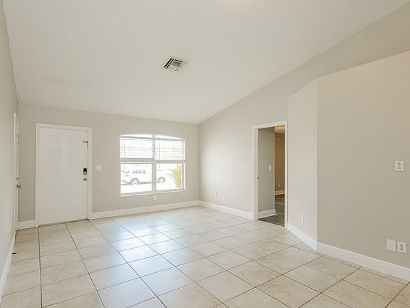 5th image of 845 SW 37th Ln