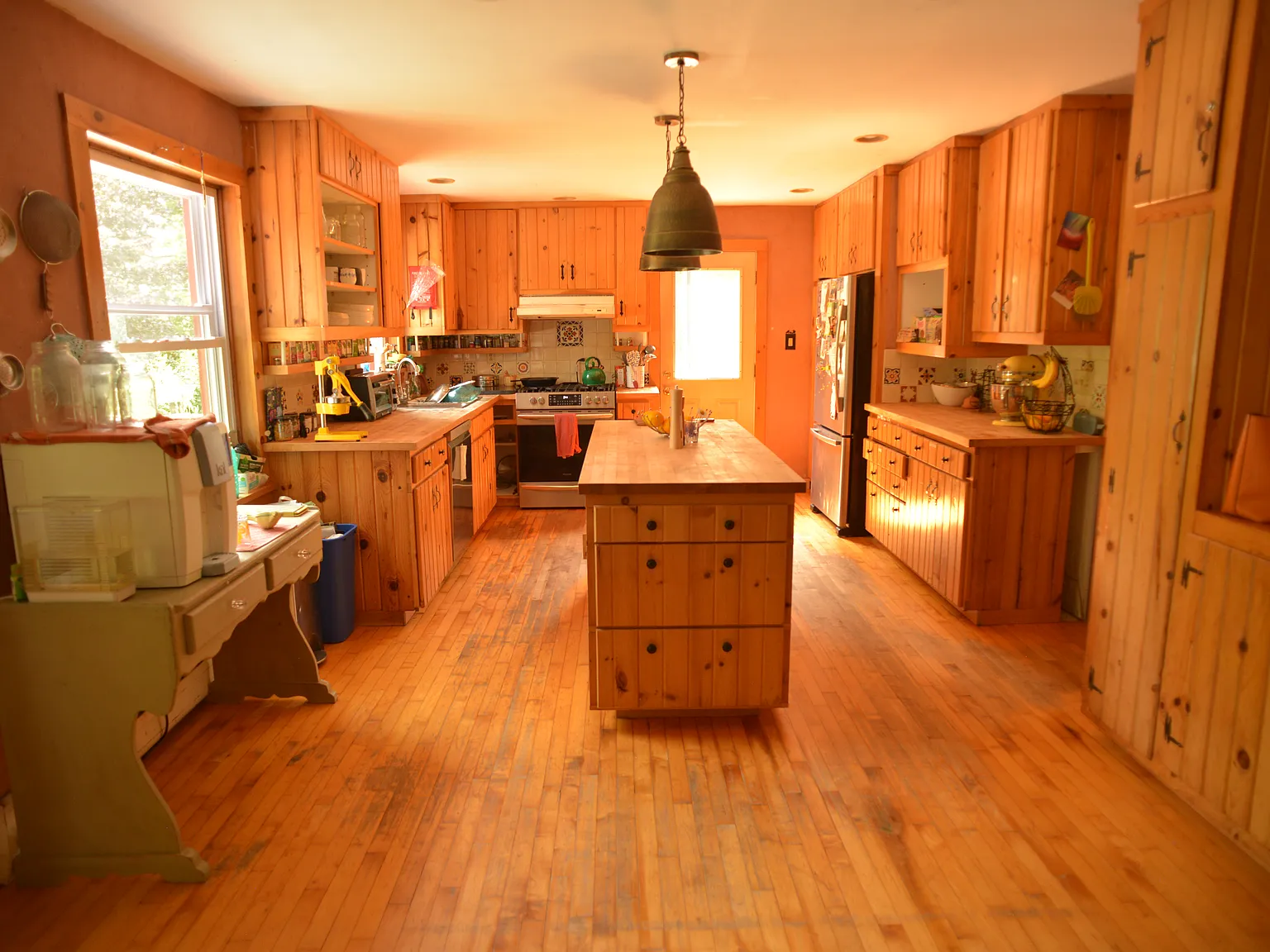 6 bed, 2876 sqft, $3,500 — Photo 3