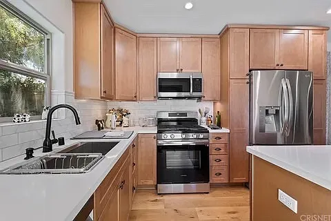 1403 Broadway #1403 — Photo 11