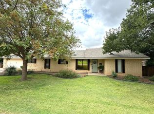 1412 Ebeling Dr, Plainview, TX 79072
