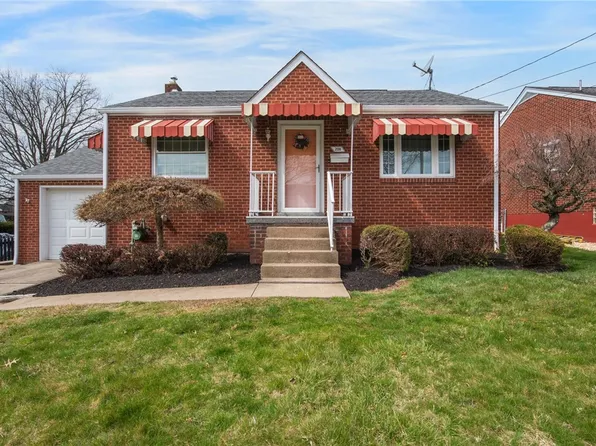 208 Eastern Dr, New Kensington, PA 15068