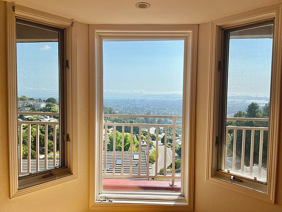 Bay window with breathtaking view of the Bay from the living and dining area