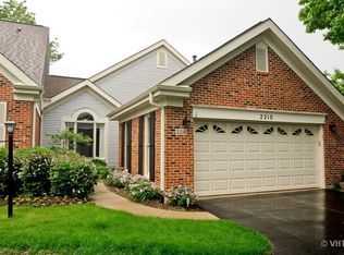 2210 N Lake Shore Cir, Arlington Heights, IL 60004