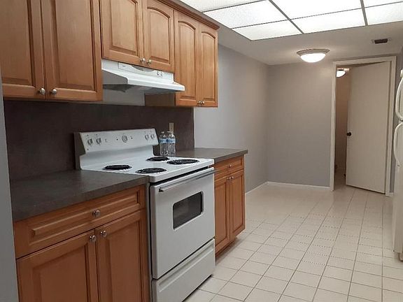 3rd image of 450 Egret Cir APT 9307