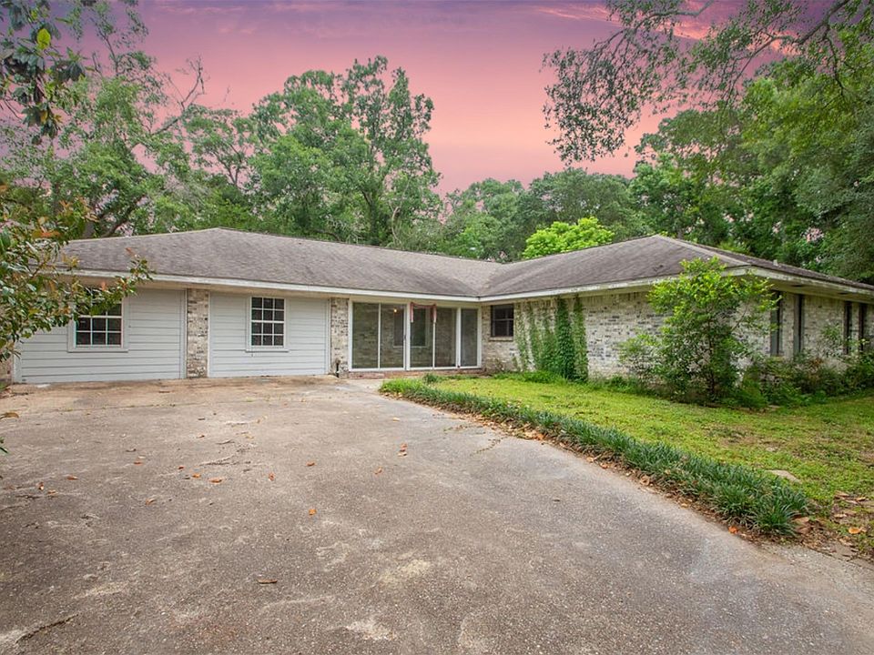 1st image of 26161 E Holly Ln