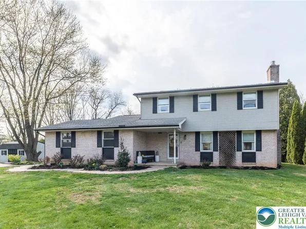 680 Hope Dr, Nazareth, PA 18064