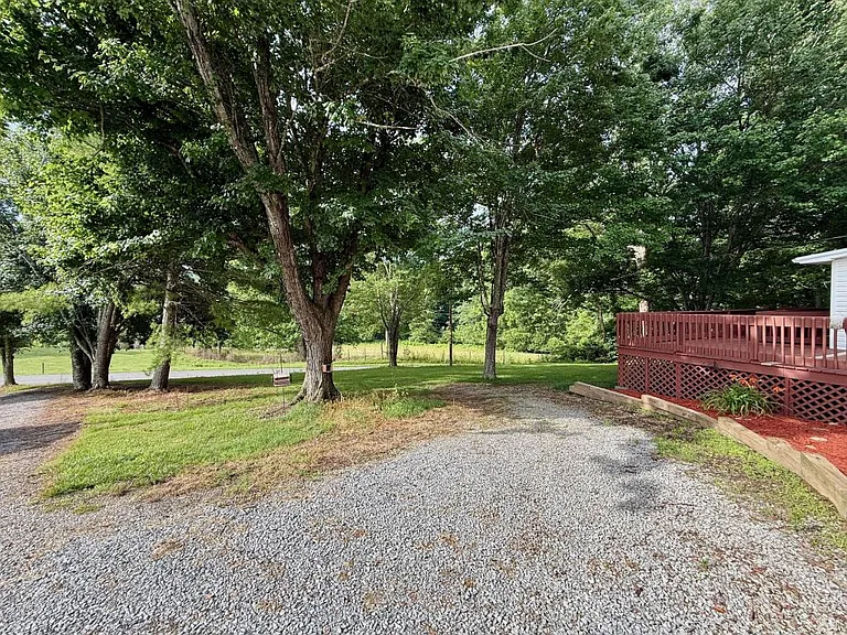 6710 Cedar Creek Rd — Photo 2