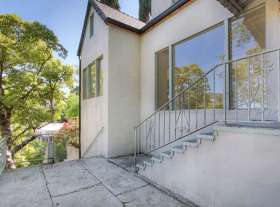 4th image of 5920 Manola Way