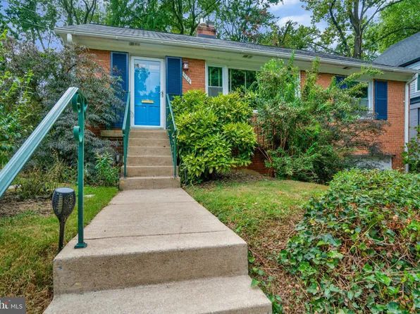1100 W Taylor Run Pkwy, Alexandria, VA 22302
