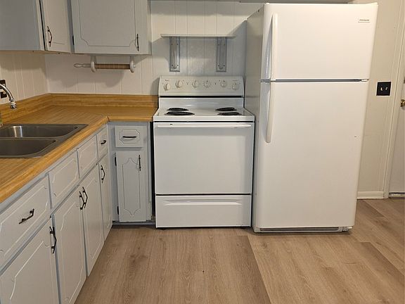 2nd image of 281 Green Village Rd