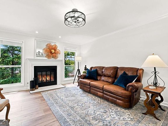 3rd image of 1003 Canyon Point Cir