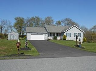 4 Hidden Acres Dr, Pine Grove, PA 17963
