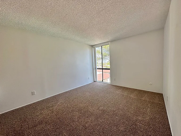 6924 Hyde Park Dr #318 — Photo 4