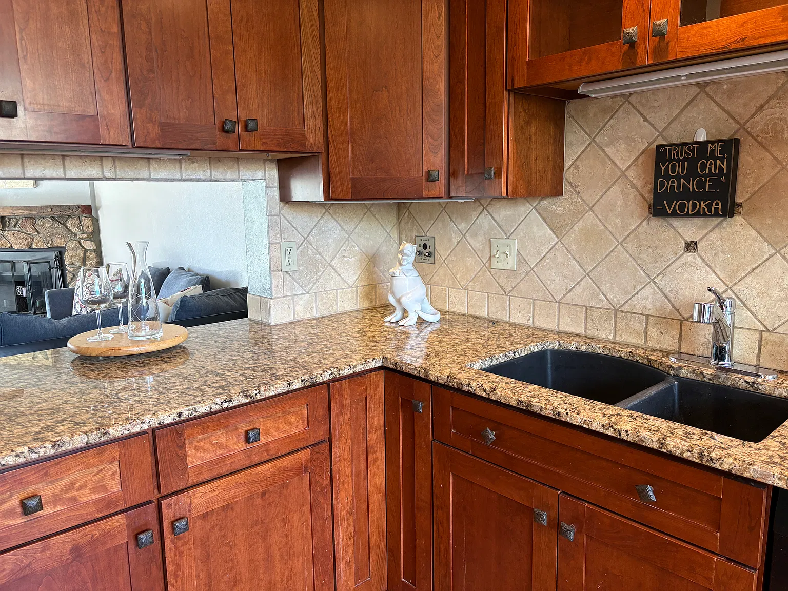 4 bed, 1604 sqft, $3,500 — Photo 2