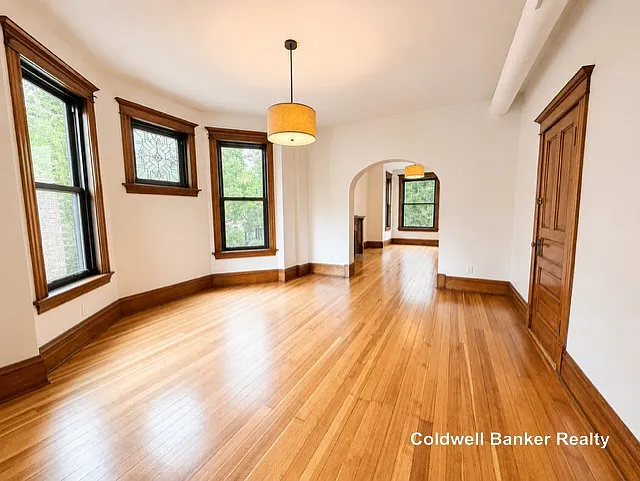 2 bed, 1.0 bath, 1200 sqft, $2,400 — Photo 3