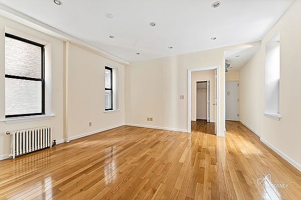1st image of 169 Mulberry St APT 2
