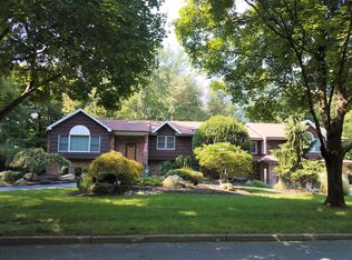 17 Kings Gate Rd, Suffern, NY 10901